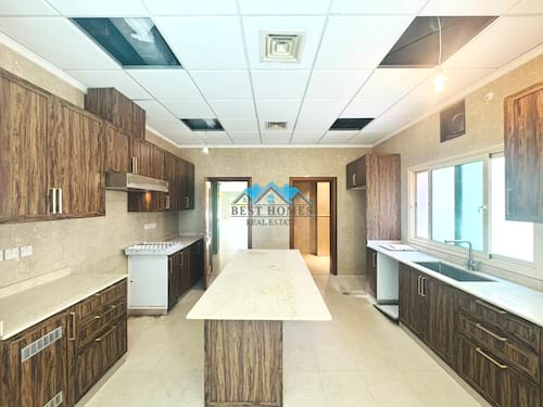 Four Master Bedroom Villa With Private Garden in Mesilla