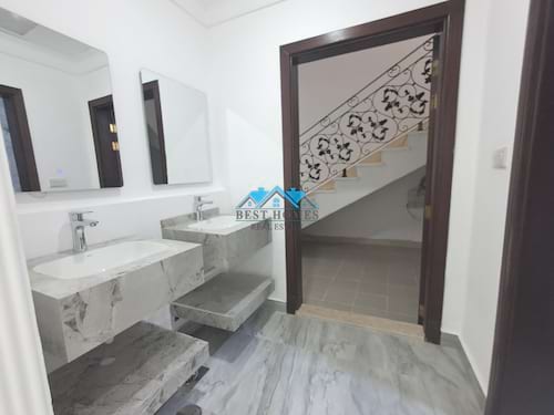 Spacious 6 Bedroom Duplex with Basement and Private Entrances in Shuhadah
