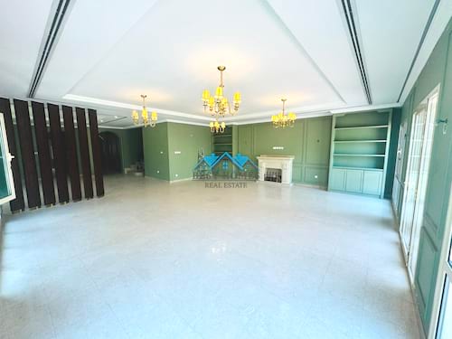 Four Master Bedroom Villa With Private Garden in Mesilla