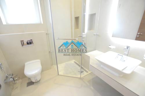 Spacious 4 Bedrooms Villa in Hateen