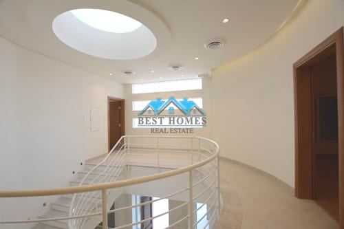 Spacious 4 Bedrooms Villa in Hateen