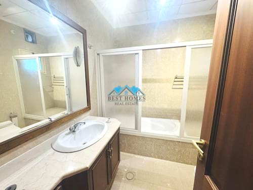 Four Master Bedroom Villa With Private Garden in Mesilla