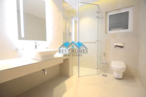 Spacious 4 Bedrooms Villa in Hateen