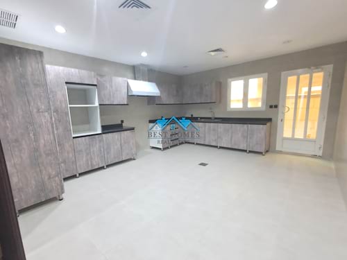 Spacious 6 Bedroom Duplex with Basement and Private Entrances in Shuhadah