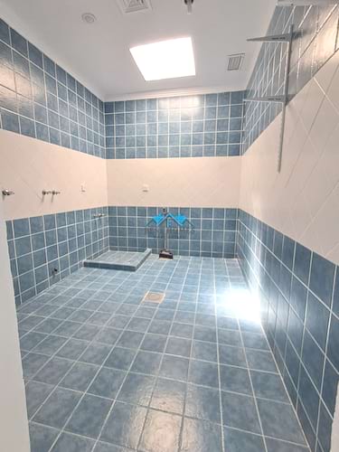 Spacious 6 Bedroom Duplex with Basement and Private Entrances in Shuhadah