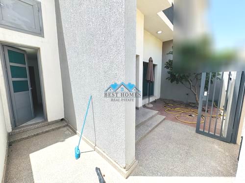 Modern 4 Bedrooms Townhouse with Rooftop in Al Salam