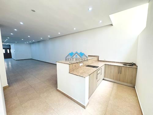 Modern 4 Bedrooms Townhouse with Rooftop in Al Salam
