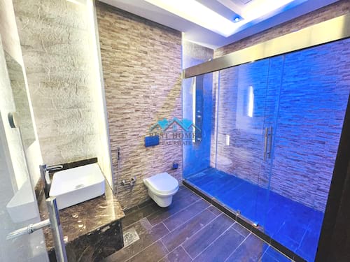 Modern 3 Master Bedrooms Apartment with Private Rooftop in Salwa