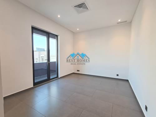 4 Master Bedrooms Brand New Floor in Bayan