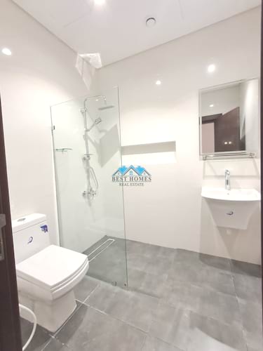 4 Master Bedrooms Brand New Floor in Bayan