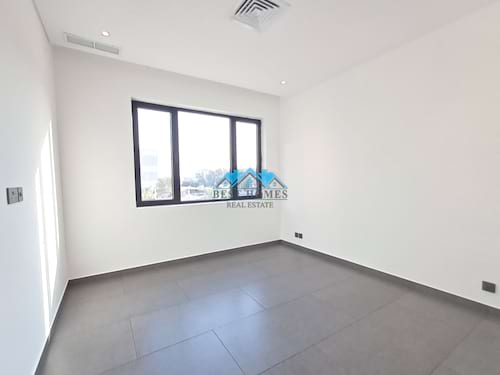 4 Master Bedrooms Brand New Floor in Bayan