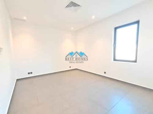 4 Master Bedrooms Brand New Floor in Bayan