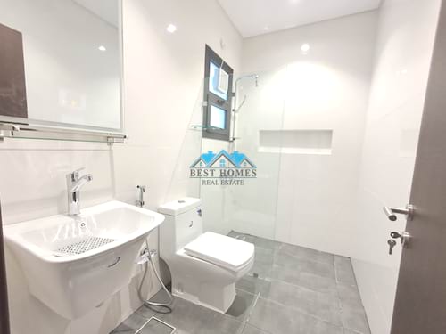 4 Master Bedrooms Brand New Floor in Bayan