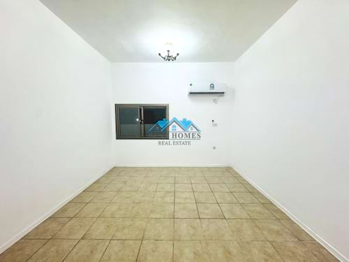 Modern 6 Bedrooms Spacious Villa in Rumaithiya