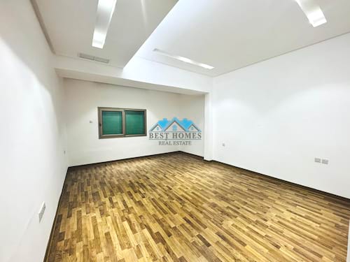 Modern 6 Bedrooms Spacious Villa in Rumaithiya