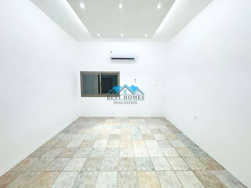 Modern 6 Bedrooms Spacious Villa in Rumaithiya