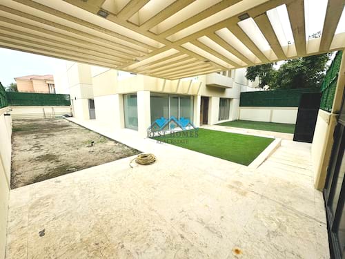 Four-Bedrooms Villa with a Huge Garden Area in Bida