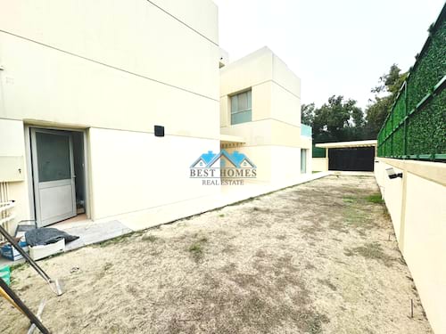 Four-Bedrooms Villa with a Huge Garden Area in Bida
