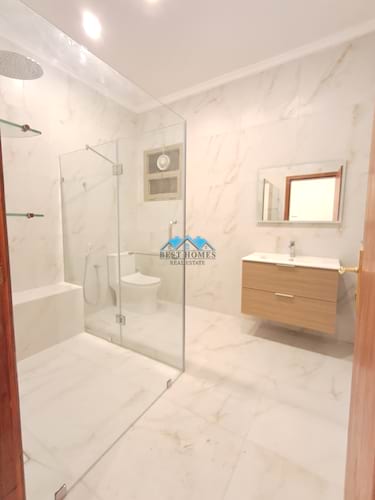 Spacious 5 Bedrooms Floor in Shuhada