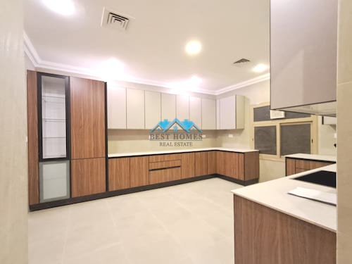 Spacious 5 Bedrooms Floor in Shuhada