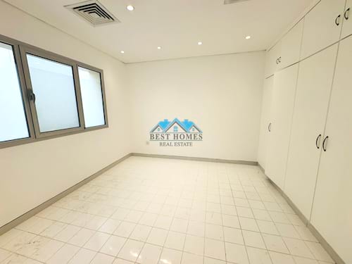 Four-Bedrooms Villa with a Huge Garden Area in Bida
