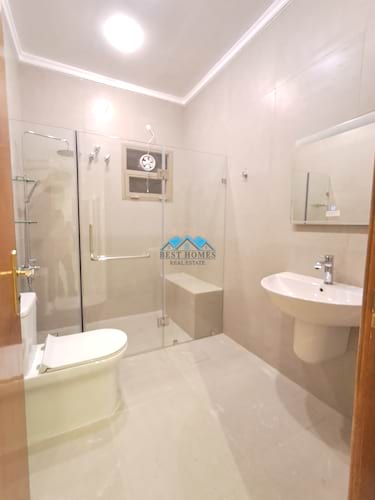 Spacious 5 Bedrooms Floor in Shuhada