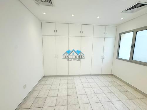 Four-Bedrooms Villa with a Huge Garden Area in Bida