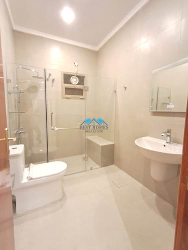 Spacious 5 Bedrooms Floor in Shuhada