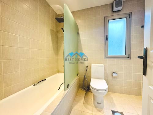Four-Bedrooms Villa with a Huge Garden Area in Bida