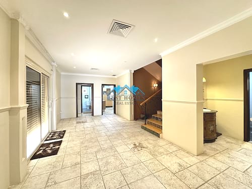 Spacious 4 Bedrooms Villa with Sea View in Salwa
