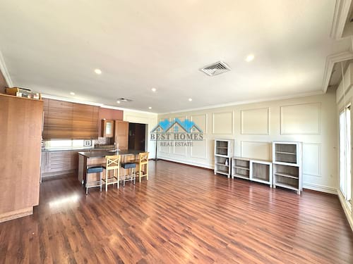 Spacious 4 Bedrooms Villa with Sea View in Salwa