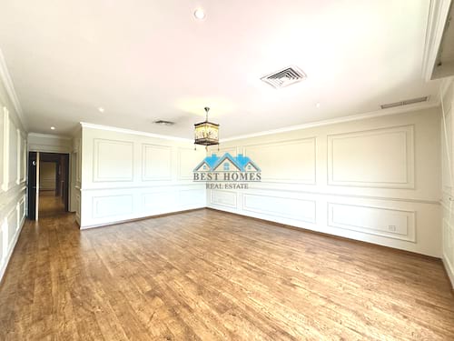 Spacious 4 Bedrooms Villa with Sea View in Salwa