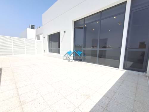 Nice 3 Bedrooms Apartment with Rooftop in Shuhadah