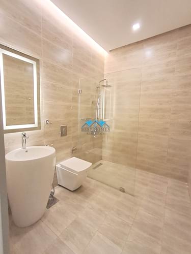 Modern 4 Master Bedrooms Apartment with Balcony's in Zahra