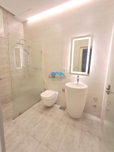 Modern 4 Master Bedrooms Apartment with Balcony's in Zahra