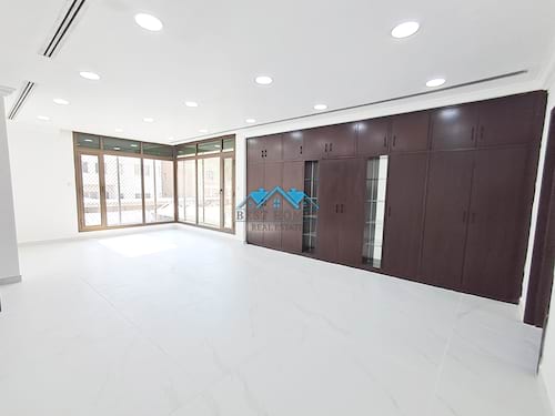Spacious 6 Master Bedrooms Villa with Large Garden in Jabriya