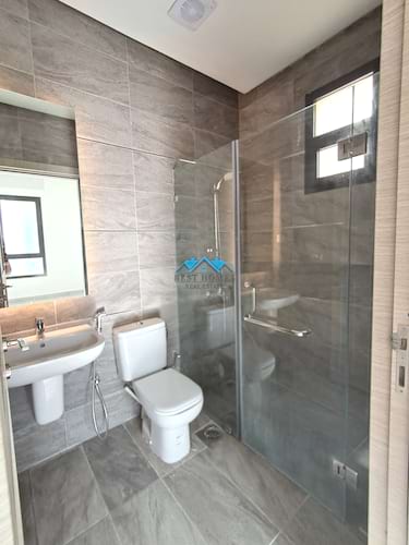Spacious 4 Bedroom Modern Apartment in Zahra