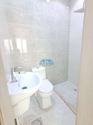 3 Bedrooms Apartment in Rumaithiya