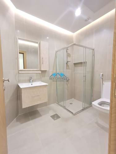 3 Master Bedroom Modern Apartment in Surra