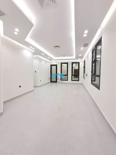 3 Master Bedroom Modern Apartment in Surra