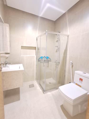 3 Master Bedroom Modern Apartment in Surra
