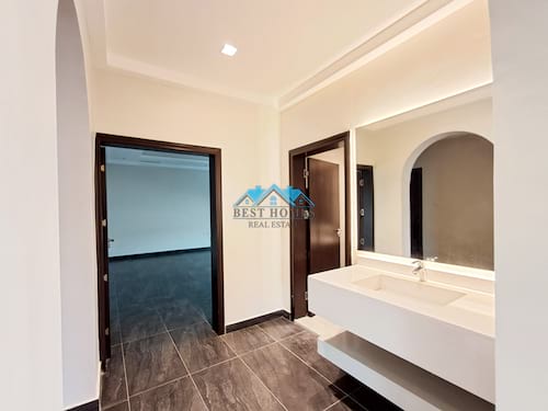 Modern Style 3 Master Bedrooms Floor in West Mishref