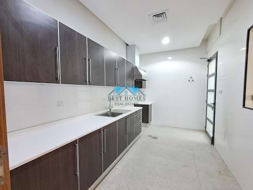 4 Bedrooms Ground Floor in Rumaithiya