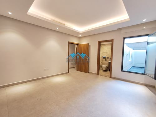 4 Bedrooms Ground Floor in Rumaithiya