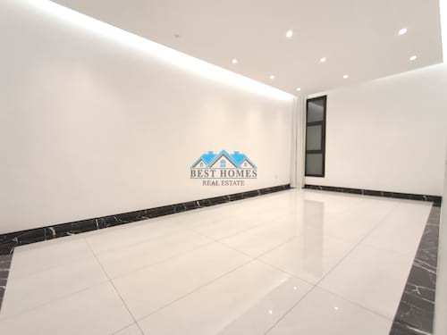 Spacious 4 Master Bedrooms Floor With Balcony In Shaab Area