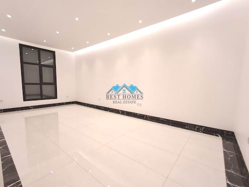 Spacious 4 Master Bedrooms Floor With Balcony In Shaab Area