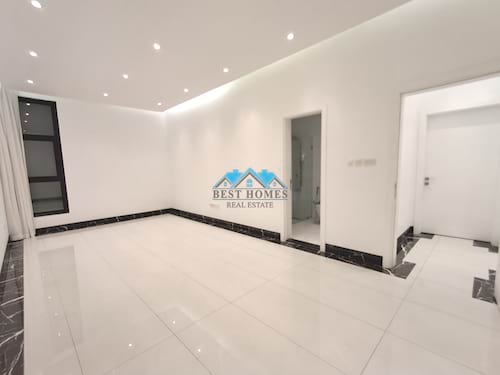 Spacious 4 Master Bedrooms Floor With Balcony In Shaab Area