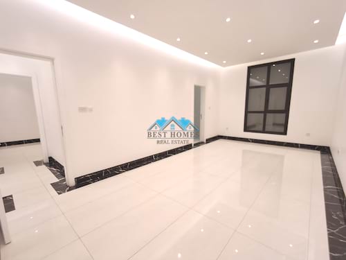 Spacious 4 Master Bedrooms Floor With Balcony In Shaab Area
