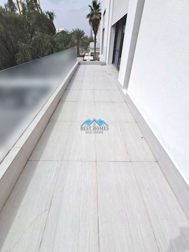 Spacious 4 Master Bedrooms Floor With Balcony In Shaab Area