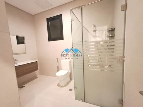 Modern 4 Bedrooms Floor in Abu Fatira